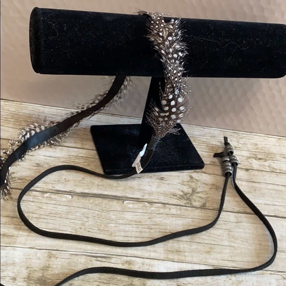 🌸Urban Outfitters Feather Dot Bead Tie Headband